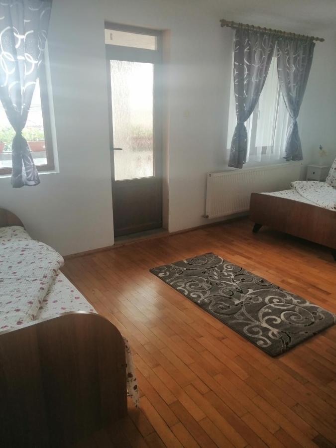 Helga House Hostel Torda Kültér fotó