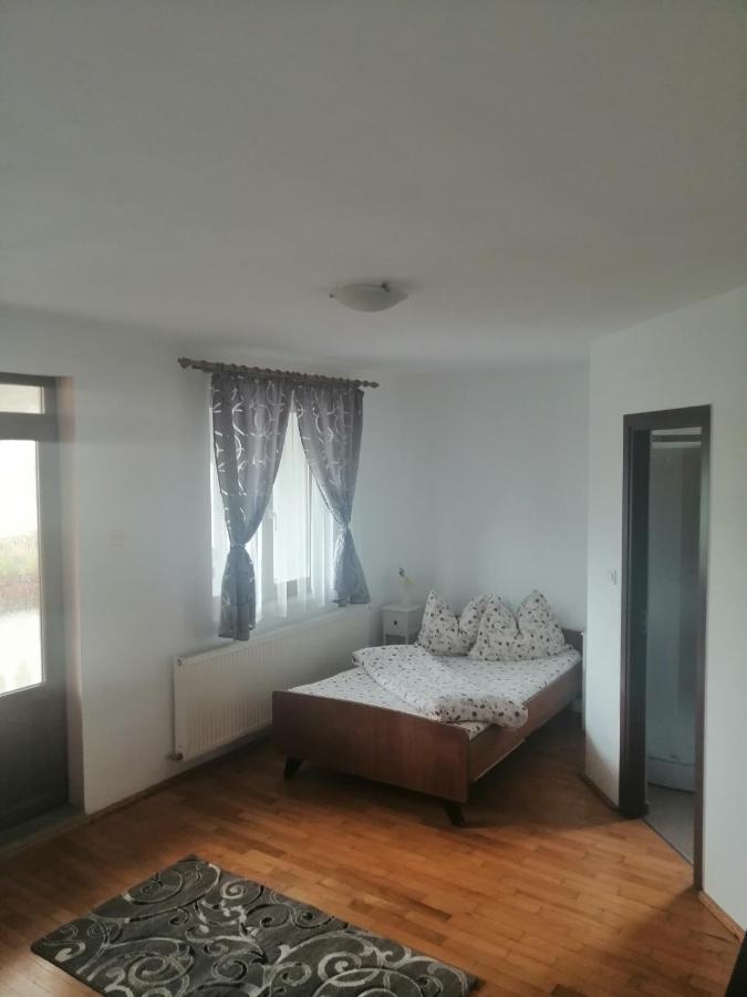 Helga House Hostel Torda Kültér fotó
